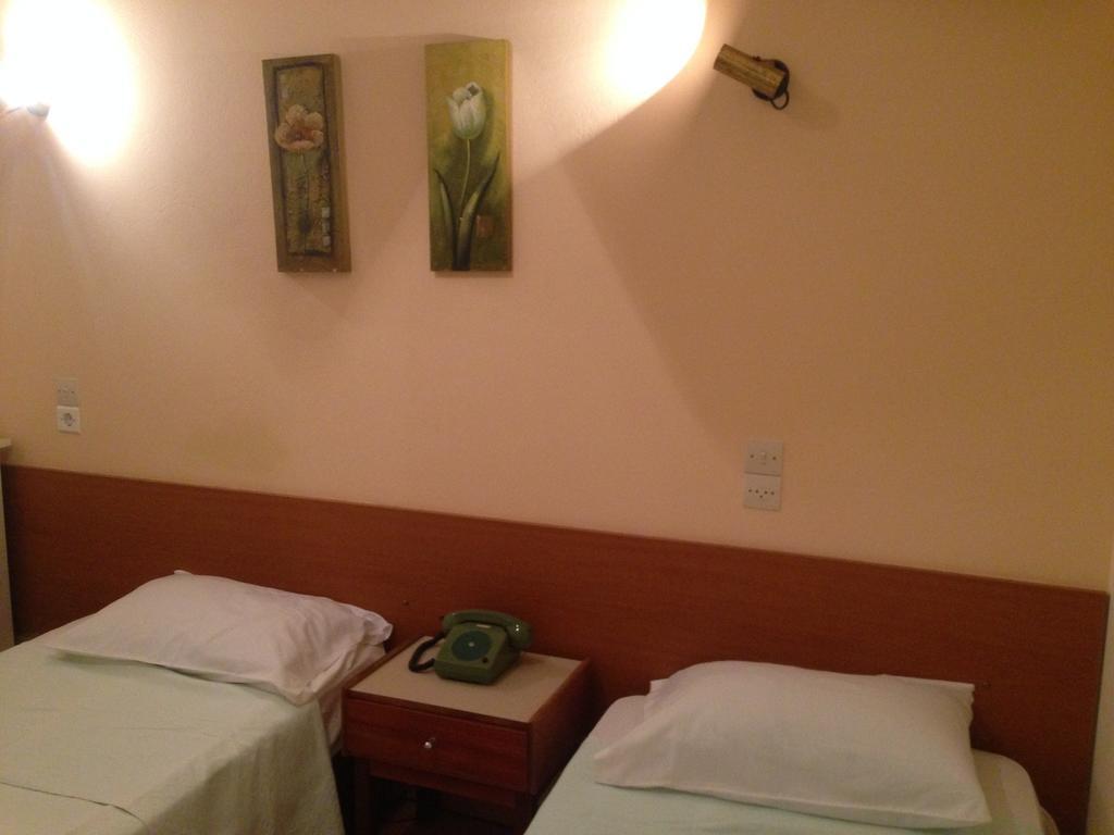 Noufara Hotel กาเมนาวูร์ลา ภายนอก รูปภาพ
