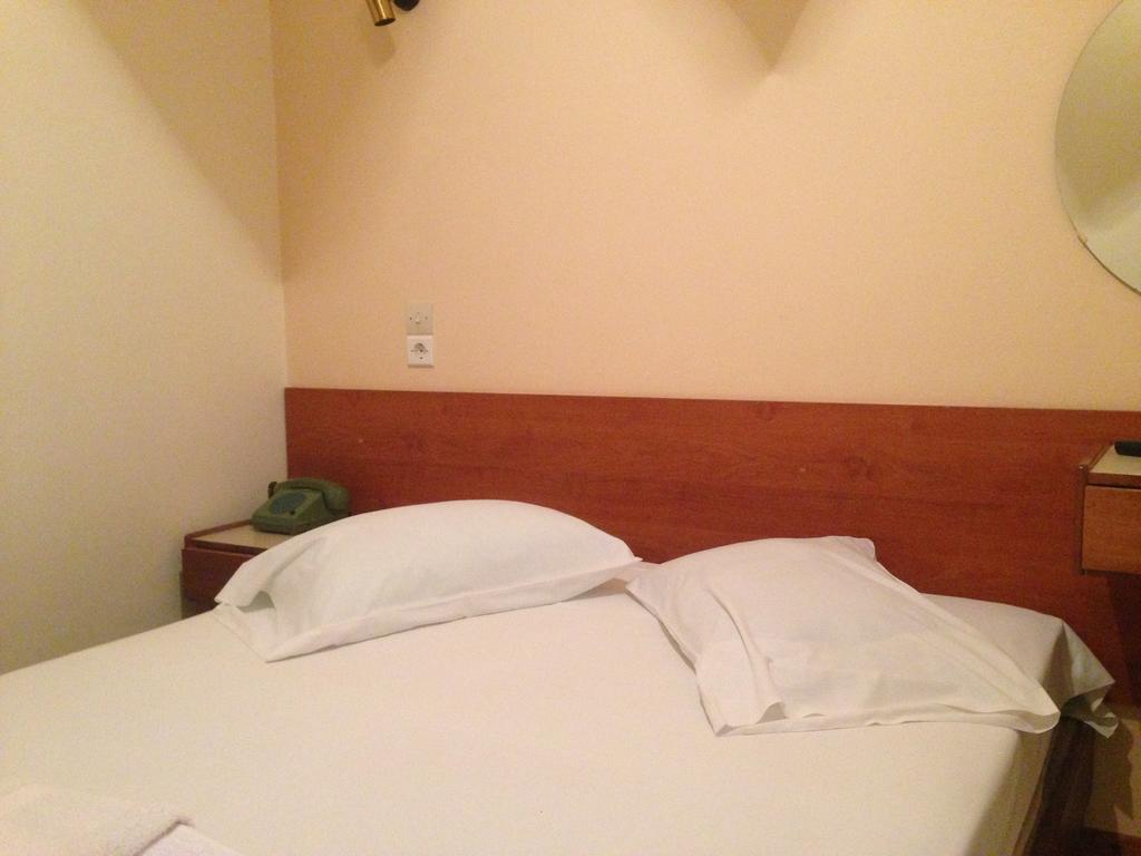 Noufara Hotel กาเมนาวูร์ลา ภายนอก รูปภาพ