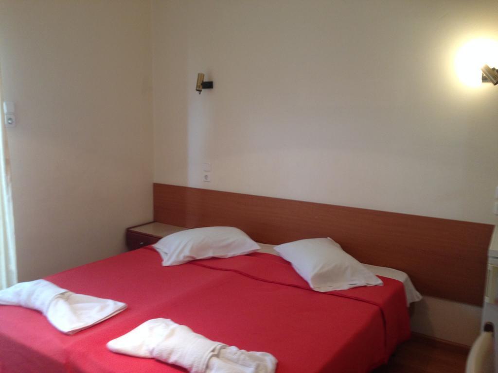 Noufara Hotel กาเมนาวูร์ลา ภายนอก รูปภาพ