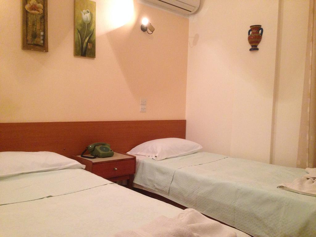 Noufara Hotel กาเมนาวูร์ลา ห้อง รูปภาพ