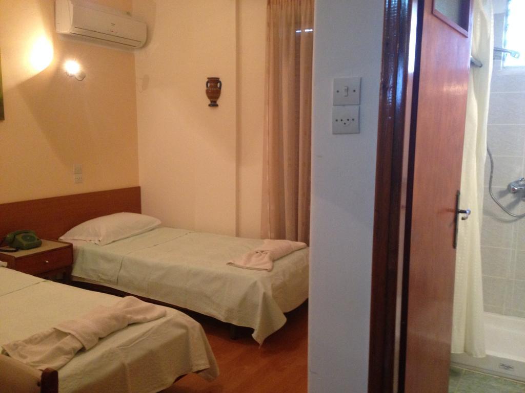 Noufara Hotel กาเมนาวูร์ลา ห้อง รูปภาพ
